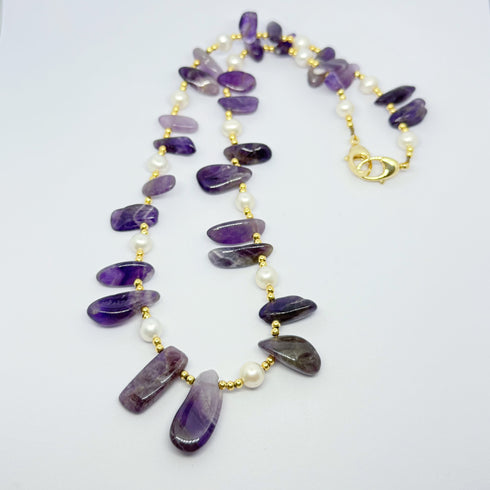 Natural Irregular Pearl & Purple Crystal Beaded Necklace – Effortless Elegance